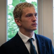 Proud - galeria zdjęć - filmweb