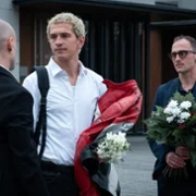 Proud - galeria zdjęć - filmweb