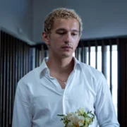 Proud - galeria zdjęć - filmweb
