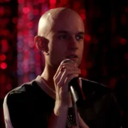 Proud - galeria zdjęć - filmweb