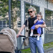 Proud - galeria zdjęć - filmweb