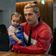 Proud - galeria zdjęć - filmweb