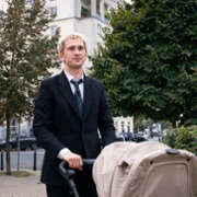 Proud - galeria zdjęć - filmweb