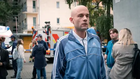Proud - galeria zdjęć - filmweb