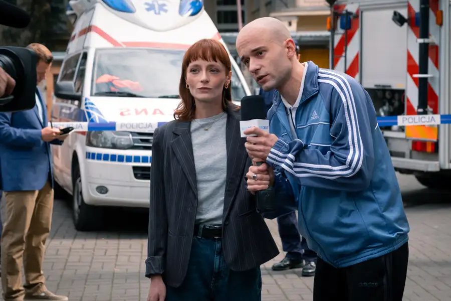 Proud - galeria zdjęć - filmweb