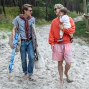 Proud - galeria zdjęć - filmweb