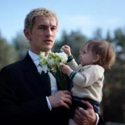 Proud - galeria zdjęć - filmweb