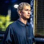 Proud - galeria zdjęć - filmweb