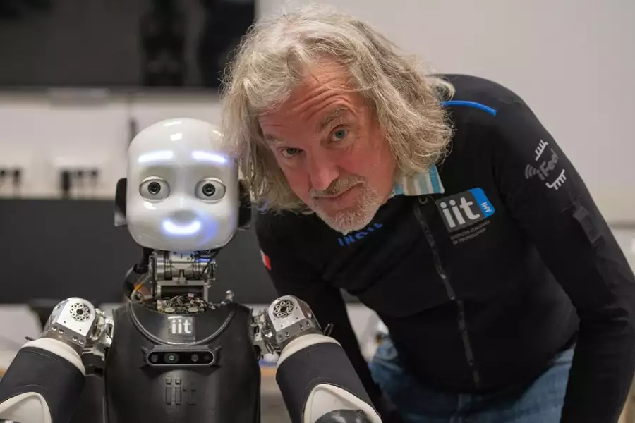 James May: Nasz człowiek w... - galeria zdjęć - filmweb