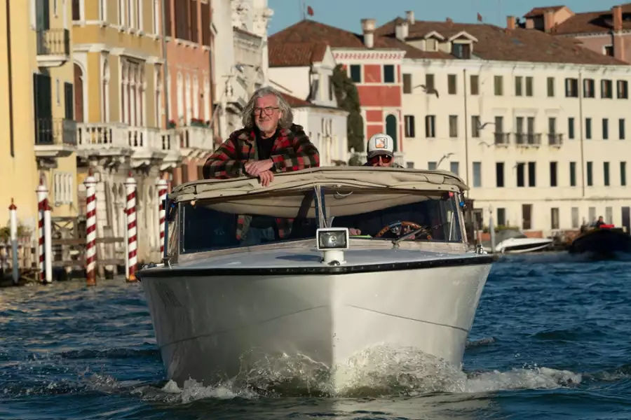 James May: Nasz człowiek w... - galeria zdjęć - filmweb