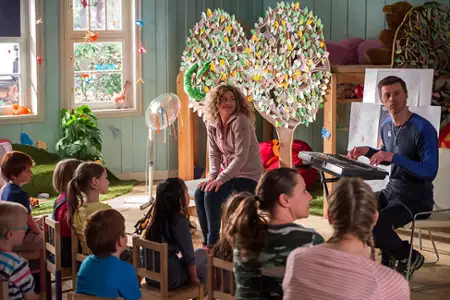 Kacper i Emma jadą w g&oacute;ry - galeria zdjęć - filmweb