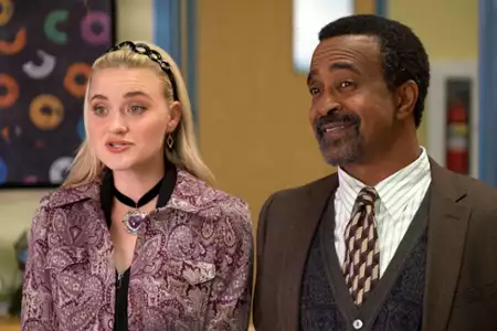 Schooled - galeria zdjęć - filmweb