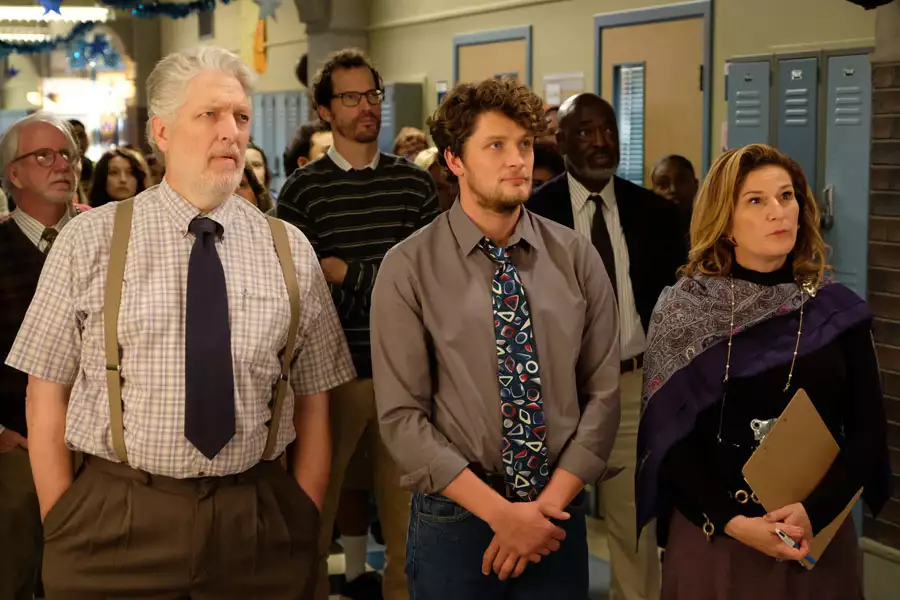 Schooled - galeria zdjęć - filmweb