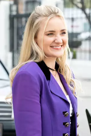Schooled - galeria zdjęć - filmweb