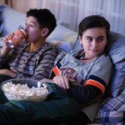 A Million Little Things - galeria zdjęć - filmweb