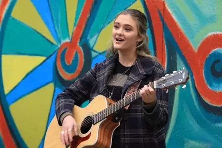 A Million Little Things - galeria zdjęć - filmweb