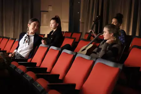 A Million Little Things - galeria zdjęć - filmweb