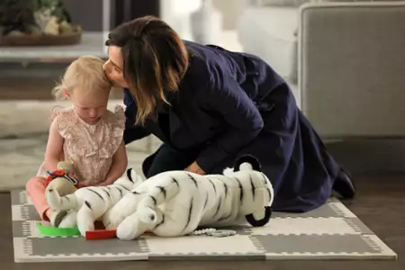 A Million Little Things - galeria zdjęć - filmweb
