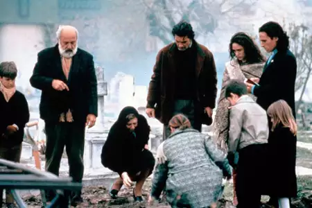 Miłość i cienie - galeria zdjęć - filmweb