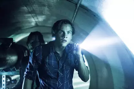Colony - galeria zdjęć - filmweb