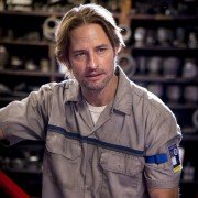 Colony - galeria zdjęć - filmweb