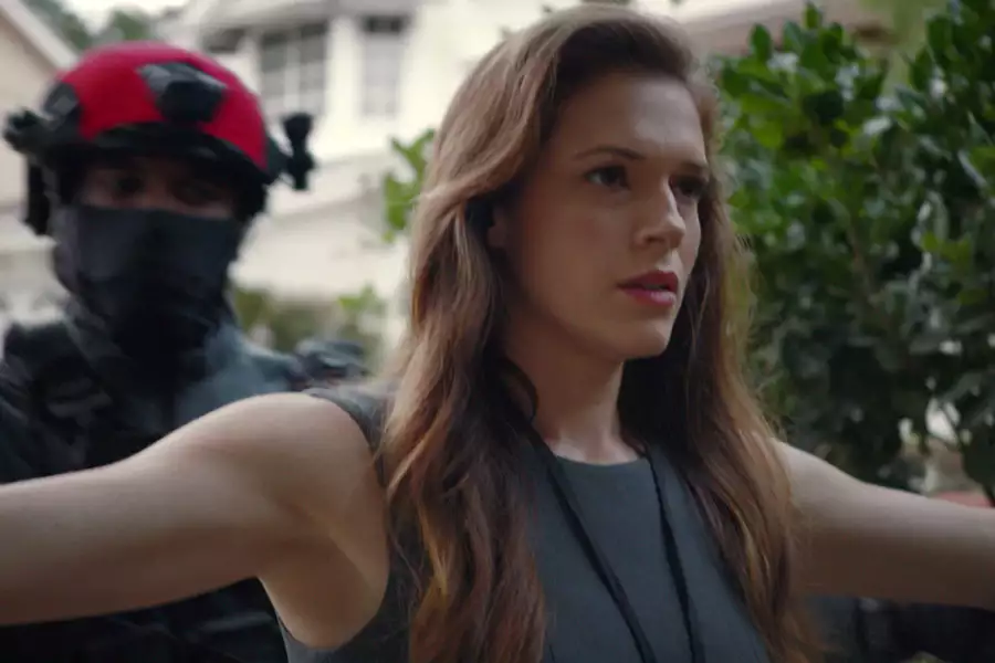 Colony - galeria zdjęć - filmweb