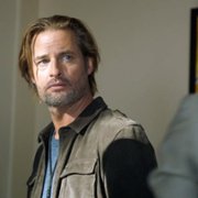 Colony - galeria zdjęć - filmweb