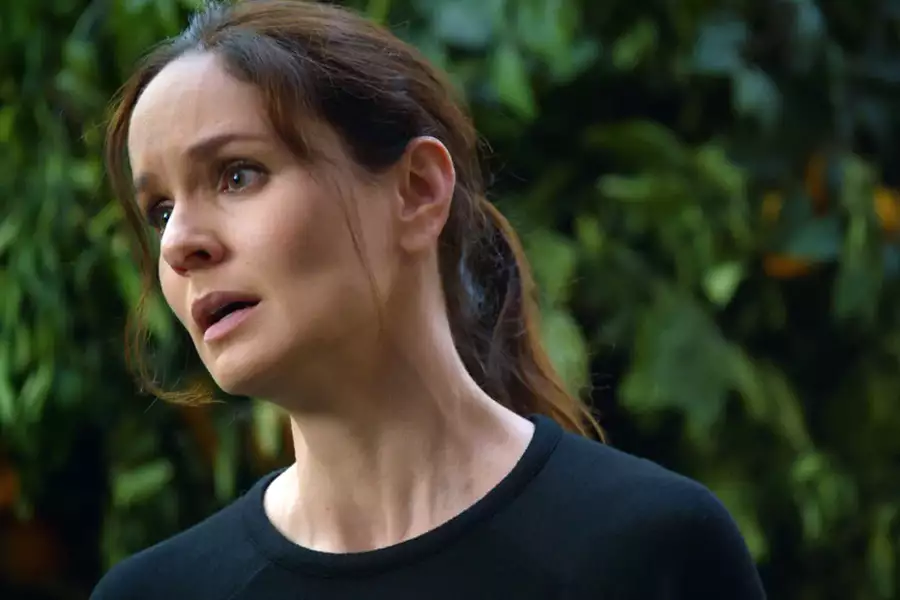 Colony - galeria zdjęć - filmweb