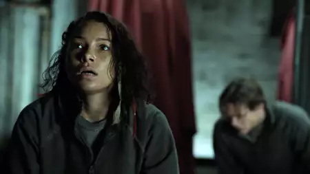Colony - galeria zdjęć - filmweb