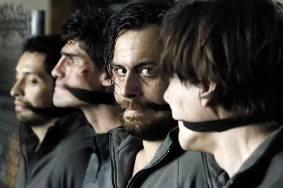 Colony - galeria zdjęć - filmweb