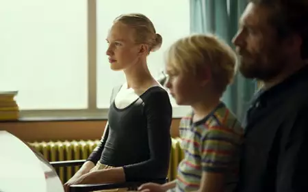 Girl - galeria zdjęć - filmweb