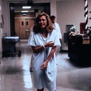 Shattered - galeria zdjęć - filmweb