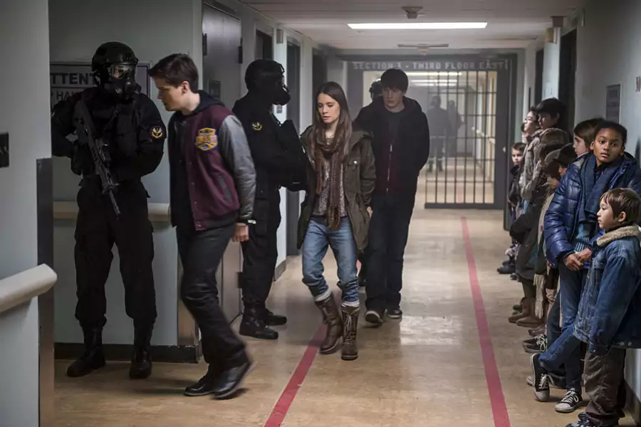 Between - galeria zdjęć - filmweb