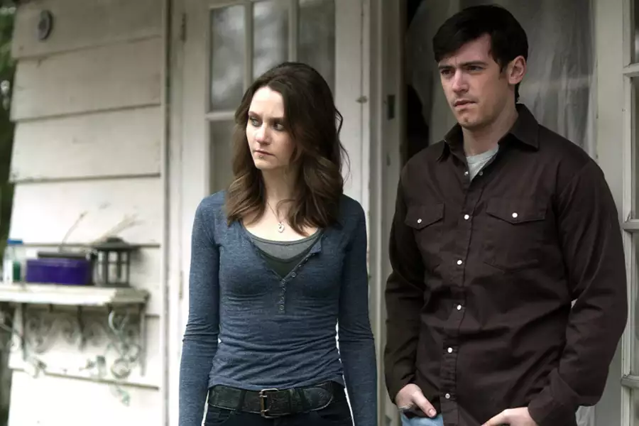 Between - galeria zdjęć - filmweb