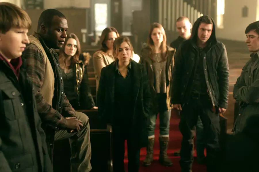 Between - galeria zdjęć - filmweb