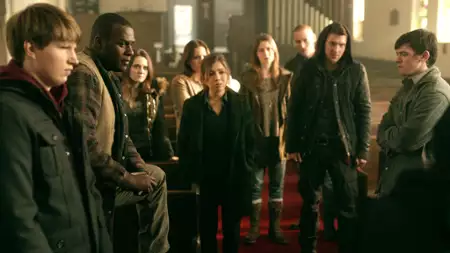 Between - galeria zdjęć - filmweb