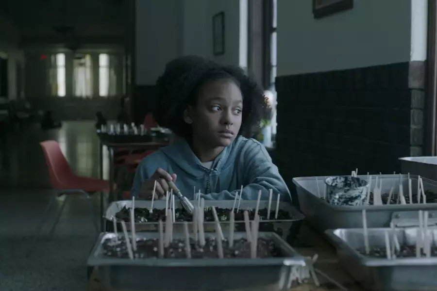 Between - galeria zdjęć - filmweb