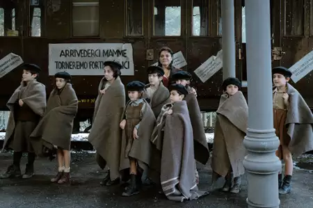 Czekam, aż stanie się coś pięknego - galeria zdjęć - filmweb