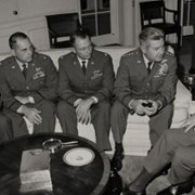 Turning Point: The Bomb and the Cold War - galeria zdjęć - filmweb