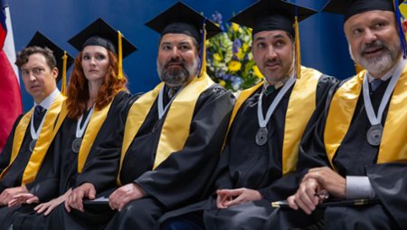 Sezon 2 Odcinek 10 Graduation