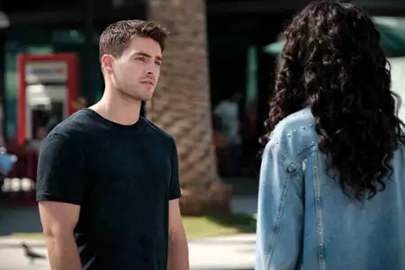 All American - galeria zdjęć - filmweb