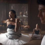 Tiny Pretty Things - galeria zdjęć - filmweb