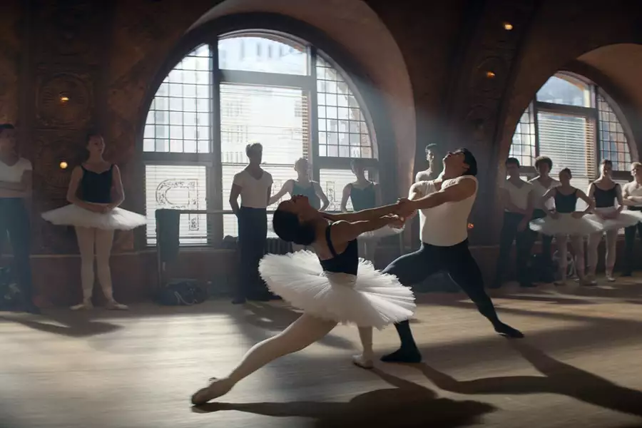 Tiny Pretty Things - galeria zdjęć - filmweb