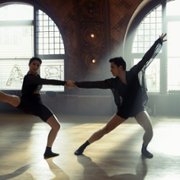 Tiny Pretty Things - galeria zdjęć - filmweb