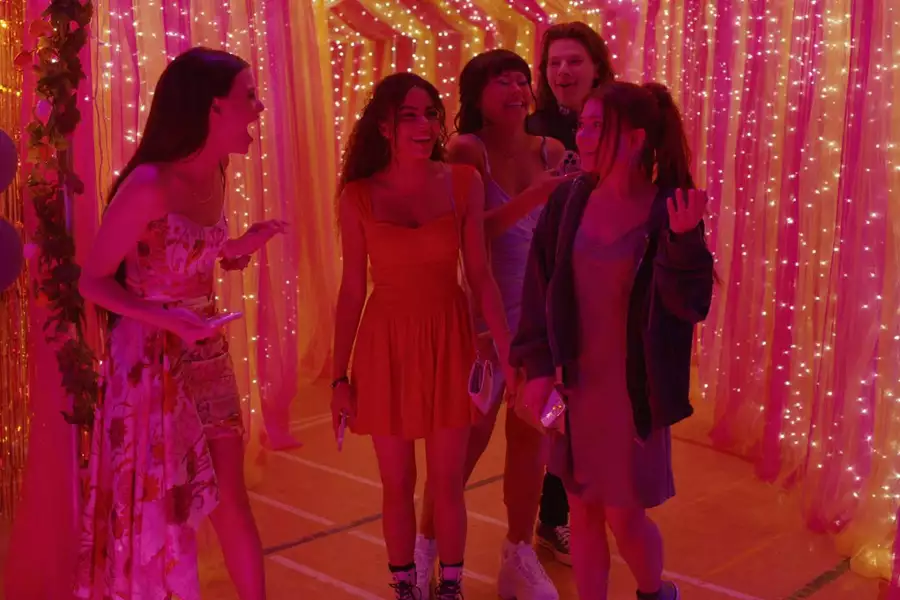 Ginny & Georgia - galeria zdjęć - filmweb