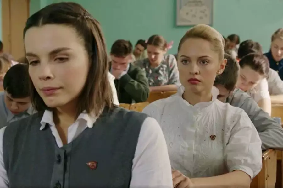 Czerwona królowa - galeria zdjęć - filmweb
