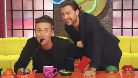 LOL: Chi ride è fuori - galeria zdjęć - filmweb