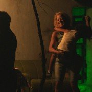 Neonowy byk - galeria zdjęć - filmweb