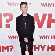 Dlaczego on? - galeria zdjęć - filmweb