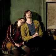 Niezasłane łóżka - galeria zdjęć - filmweb